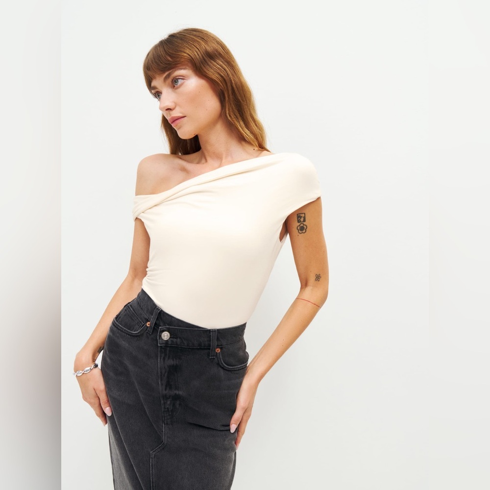 Nwt Reformation Cello top - size s